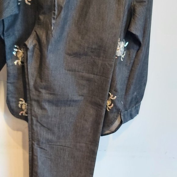 Long sleeved shirt and pant set - Picture 2 of 5